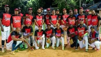 Los Mellos y 95 North-Cristo Fe avanzan invictos en Júnior B del softbol Rubén Pimentel 