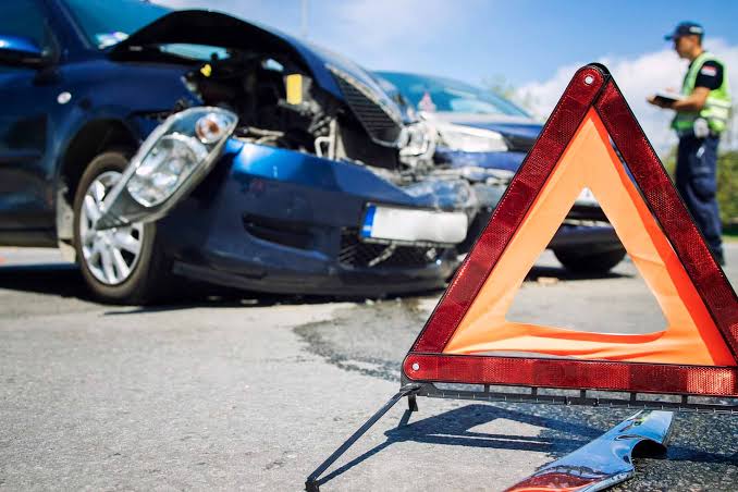 Banilejo sufre accidente en el cruce de Santana