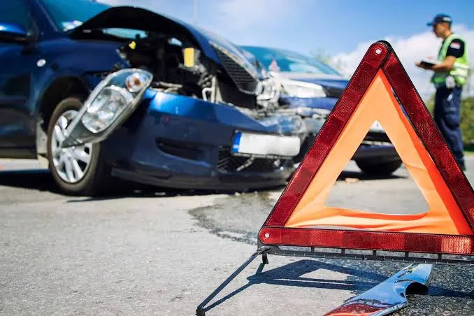 Banilejo sufre accidente en el cruce de Santana