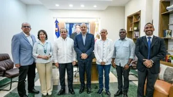 Gobierno y la Alcaldía revisan los avances del plan territorial de Santiago