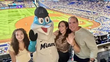 Arajet y MITUR llevan turismo dominicano a Grandes Ligas