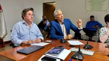 Director de Coraasan presenta proyectos de saneamiento a empresarios de Santiago