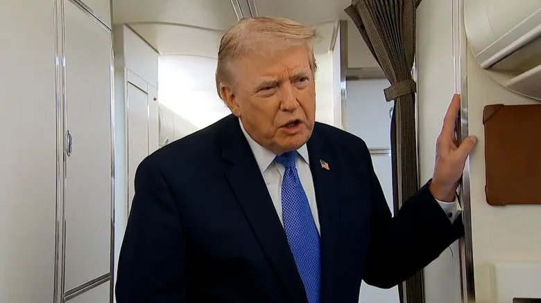 Trump prohíbe el acceso a la Casa Blanca de periodistas de CNN, MS NOW y Politico