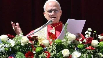 León XIV defiende la dignidad frente a sus «falsificaciones y manipulaciones»