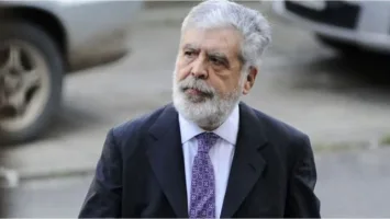 Tribunal argentino absuelve a exministro kirchnerista en caso de viviendas sociales