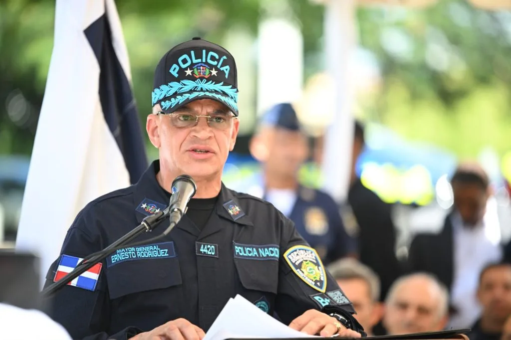 Director PN dice tener los expedientes de todos los prófugos de la justicia en su escritorio