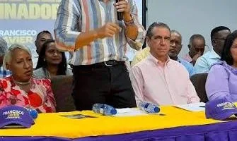 Luis Alberto activa trabajo político en Santo Domingo Oriental rumbo al 18 de octubre