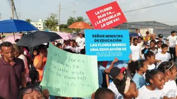 “Las Flores dijo ya, la escuela es la que va”: comunitarios de Las Flores marchan por construcción de escuela