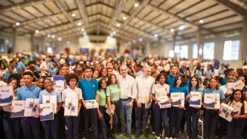 Presidente Abinader dialoga con jóvenes de San Cristóbal y anuncia inauguración del Hospital Traumatológico