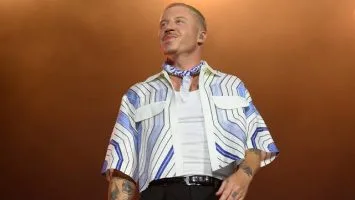 Rapero Macklemore denuncia veto de la gira de Ed Sheeran por mensajes a favor de Palestina