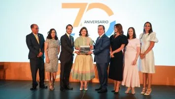 Raquel Peña destaca aporte de Mera Fondeur al desarrollo de Santiago por sus 70 años de trayectoria
