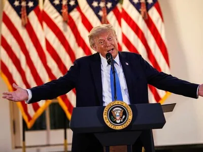 Donald Trump promete 5,000 dólares a cada estadounidense