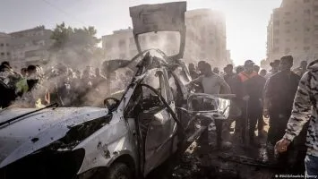 Ataque israelí contra un vehículo deja un muerto en el sur de Gaza