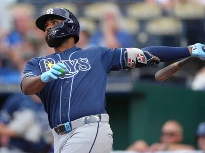 Junior Caminero pega su jonrón 40, primeros en pasar a los playoffs