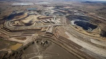 Firma de EE.UU. obtiene derechos por 30 años para operar mina de oro en Venezuela