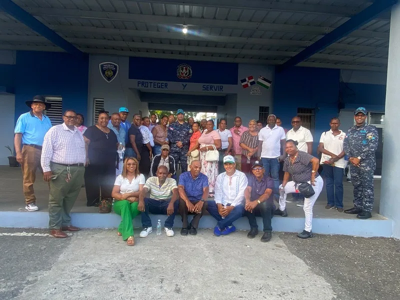 General Perdomo se reúne con líderes comunitarios
