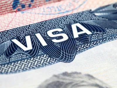 EE. UU. anuncia restricciones de visado a sudafricanos