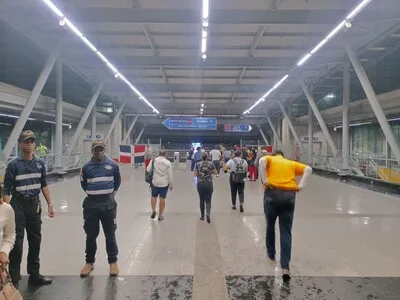 Restablecen servicio Metro Santo Domingo tras falla eléctrica