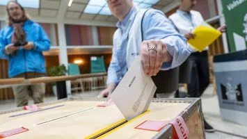 Oposición de centroizquierda mantiene triunfo mínimo en Suecia, escrutado 94% de distritos