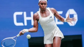 Coco Gauff salva dos puntos de partido y enfrentará a Rybakina en Abierto de EEUU