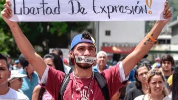 Trece medios y organizaciones venezolanas crean red en defensa de la libertad de expresión