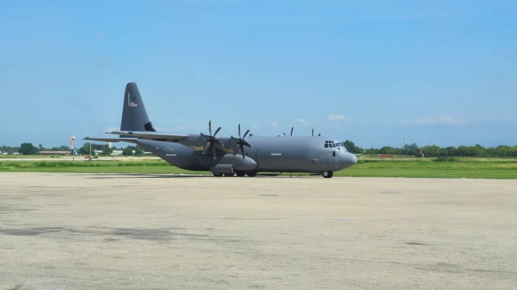 Aviones de matrícula estadounidense y salvadoreña aterrizaron en Haití