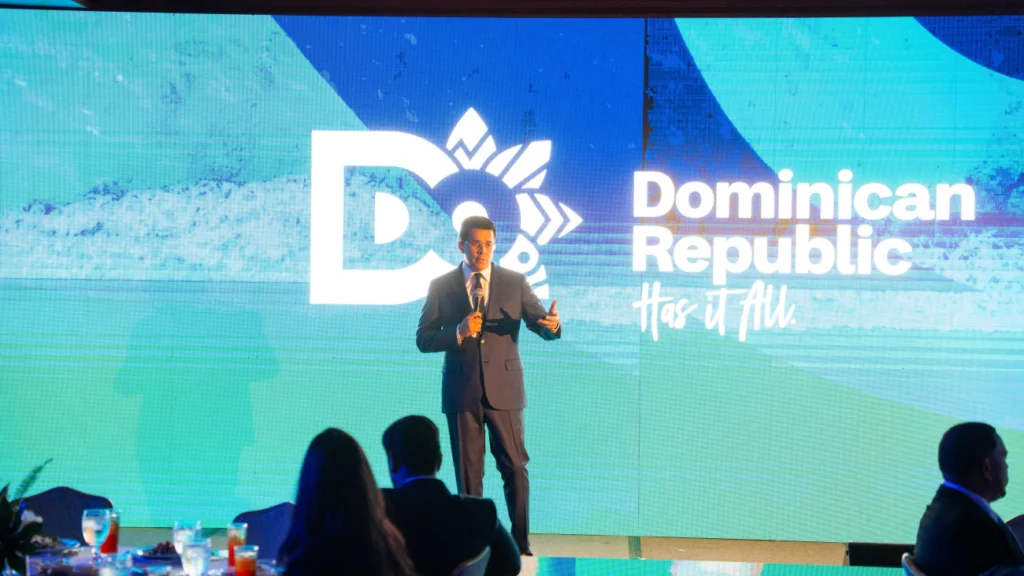 David Collado encabeza en Houston el roadshow 124 para promover a RD