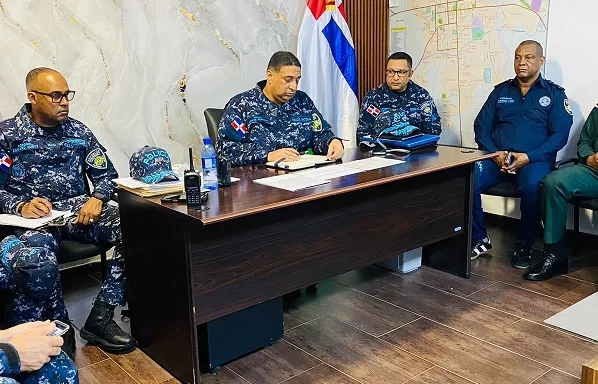General Perdomo se reúne con comandantes departamentales y supervisores zonales