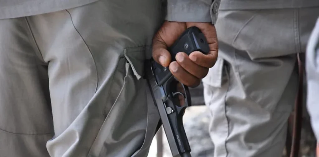 Madre de "Wilo" dice la Dicrim mató a su hijo esposado