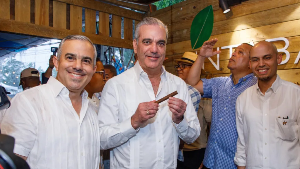 Luis Abinader destaca éxito de Expo Cibao como plataforma para impulsar los negocios en la región del Cibao