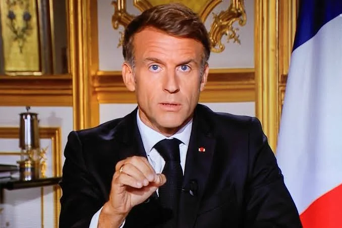"Quienes destruyeron deben pagar", dice Macron tras las protestas en Francia