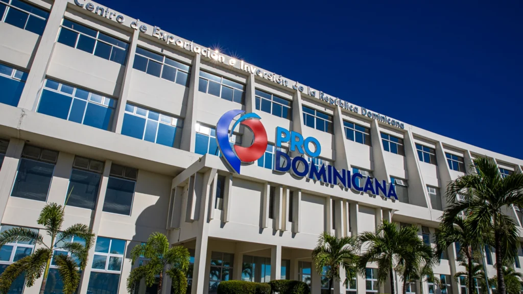 Exportaciones alcanzan récord histórico de más de 12,000 millones de dólares